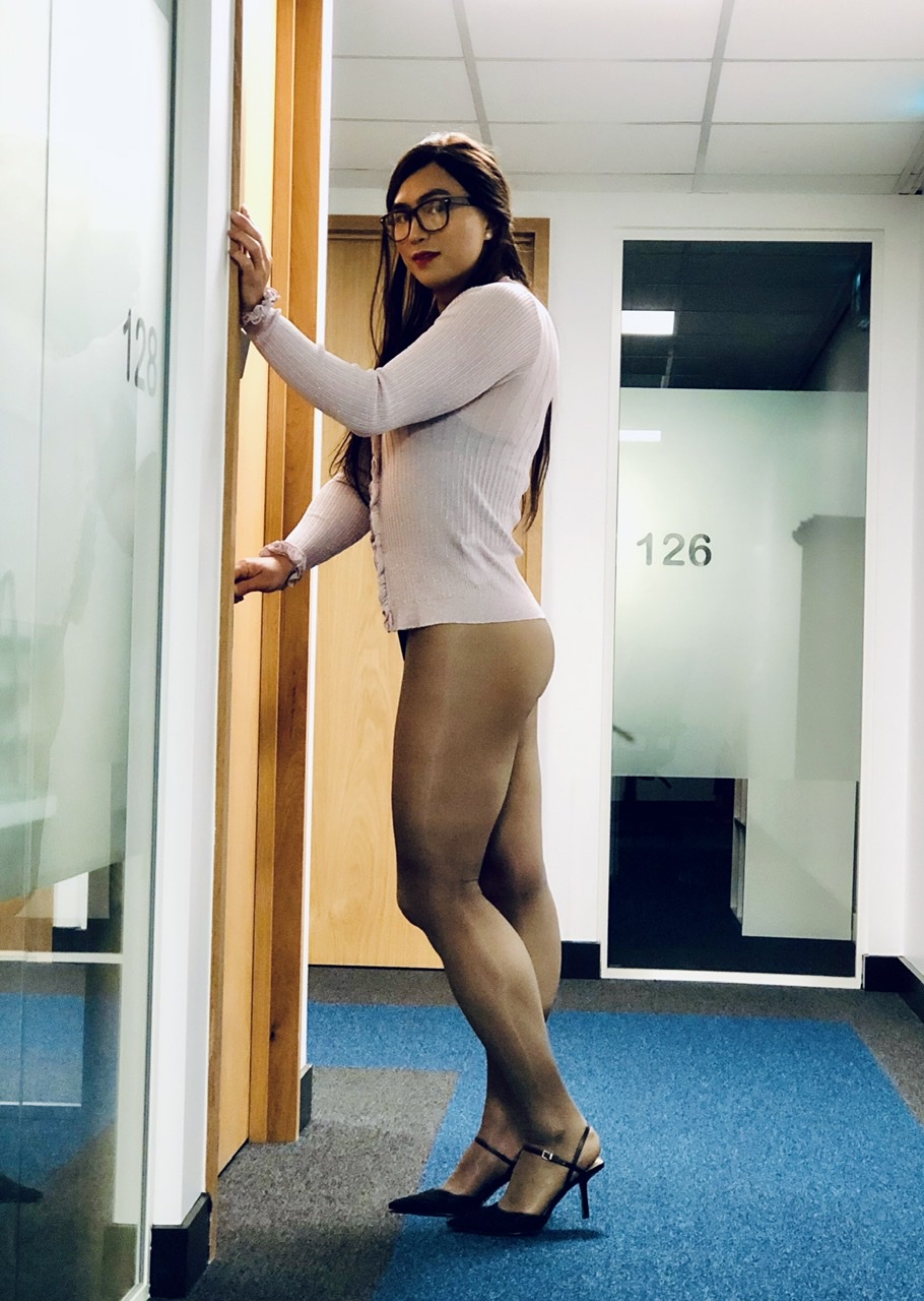 Sexy office secretary masturbation